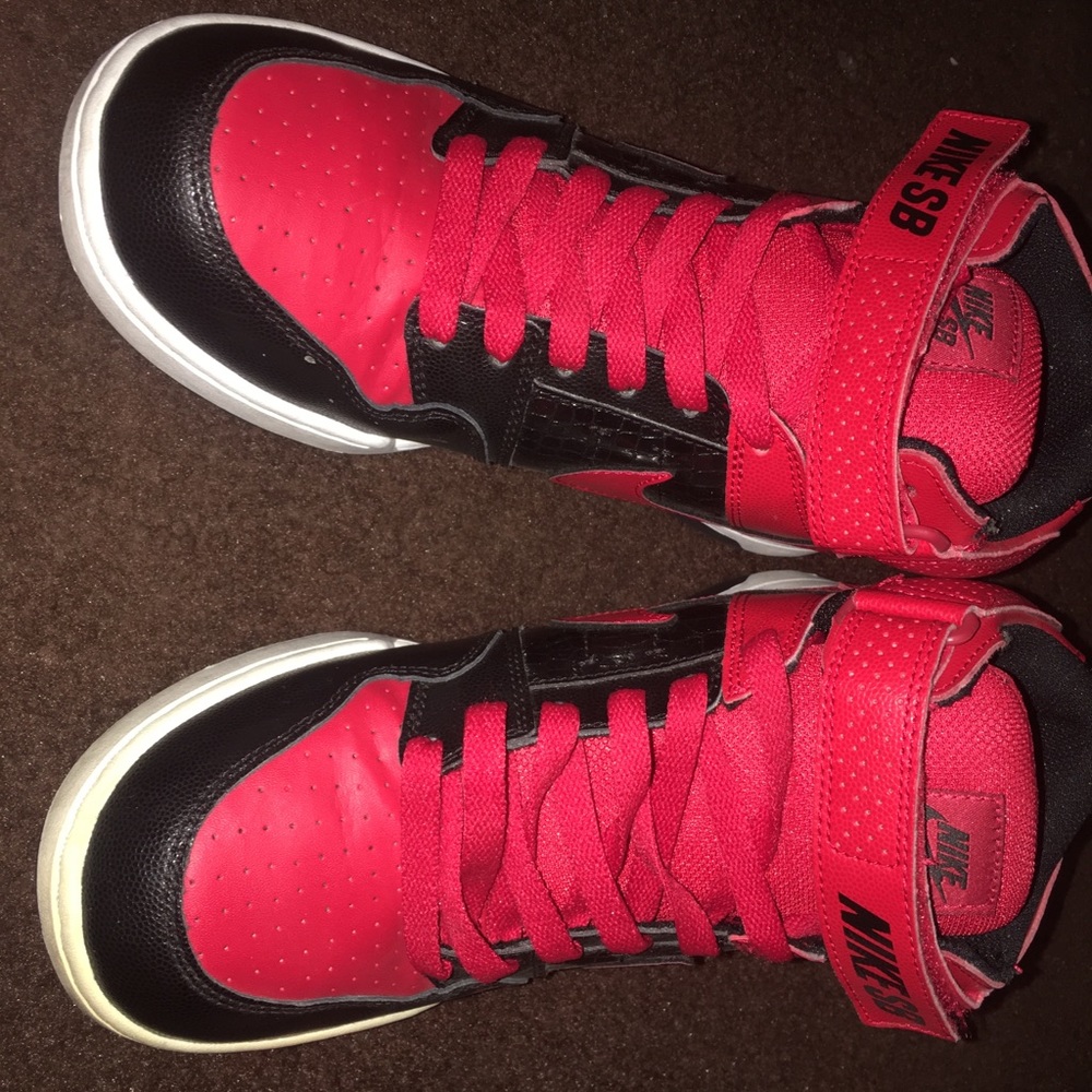 Nike boy shoes